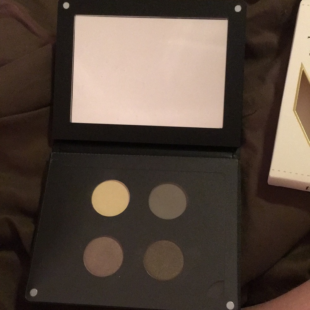 Eyeshadow palette